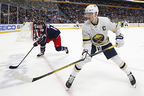 董路批评中国球迷不热爱足球，中国男足多次无缘世界杯，呼吁提升足球热情。